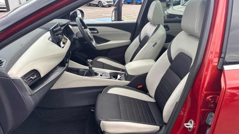 Nissan Qashqai 1.3 DiG-T MH Tekna 5dr Petrol Hatchback